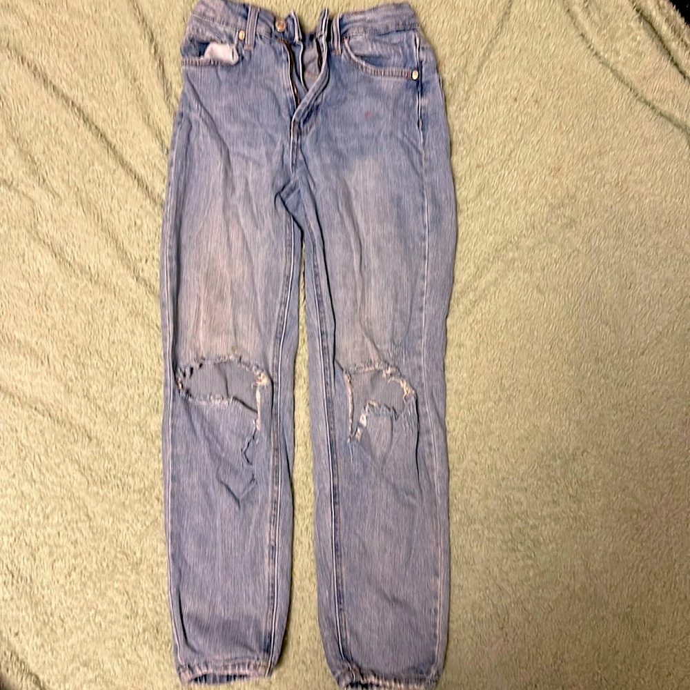 Light blue denim ripped jeans!